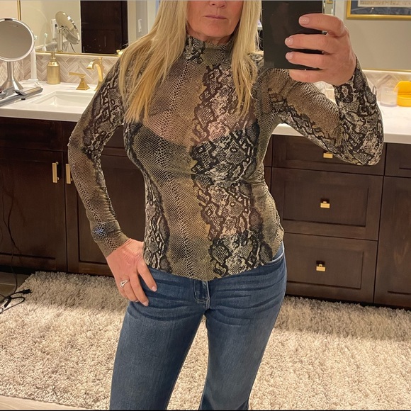 Snake patterned turtle neck - Picture 3 of 5